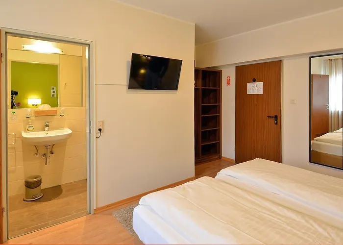 ゲストハウス L' Angolo Ristorante & Gmbh トリーア